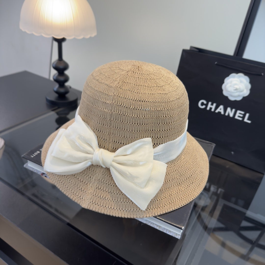Chanel Chanel香奈儿新款盆帽草帽，可折叠