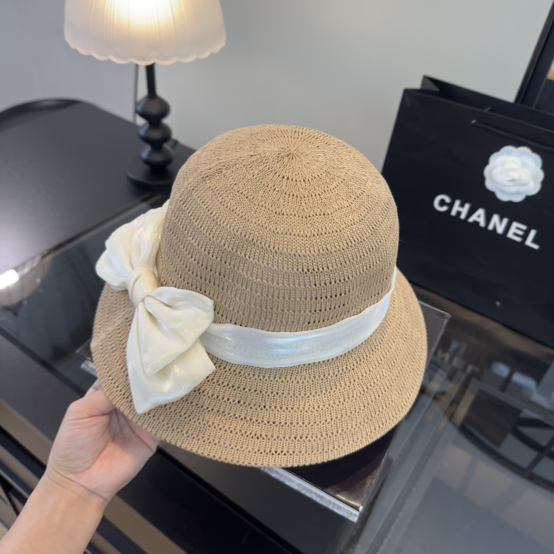 Chanel Chanel香奈儿新款盆帽草帽，可折叠