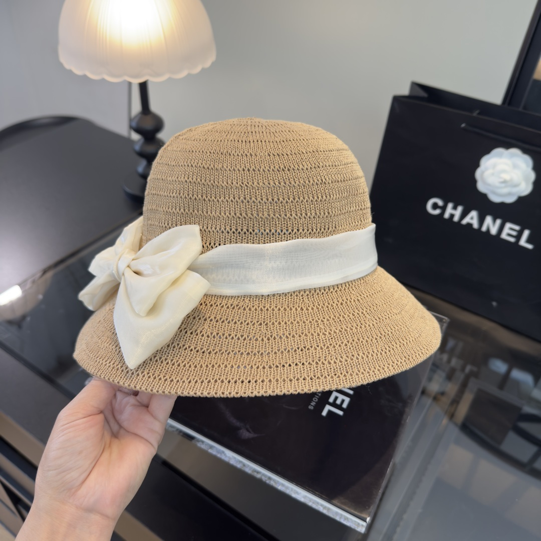 Chanel Chanel香奈儿新款盆帽草帽，可折叠