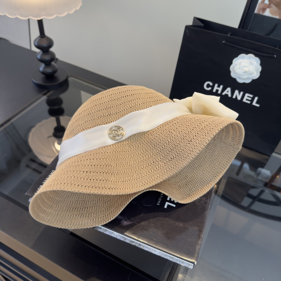 Chanel Chanel香奈儿新款盆帽草帽，可折叠