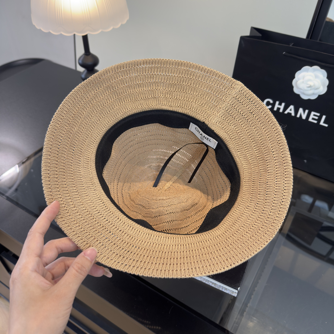 Chanel Chanel香奈儿新款盆帽草帽，可折叠