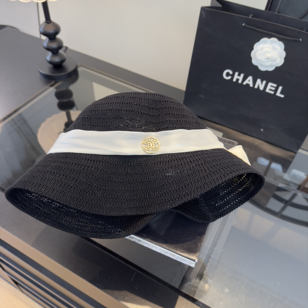 Chanel Chanel香奈儿新款盆帽草帽，可折叠