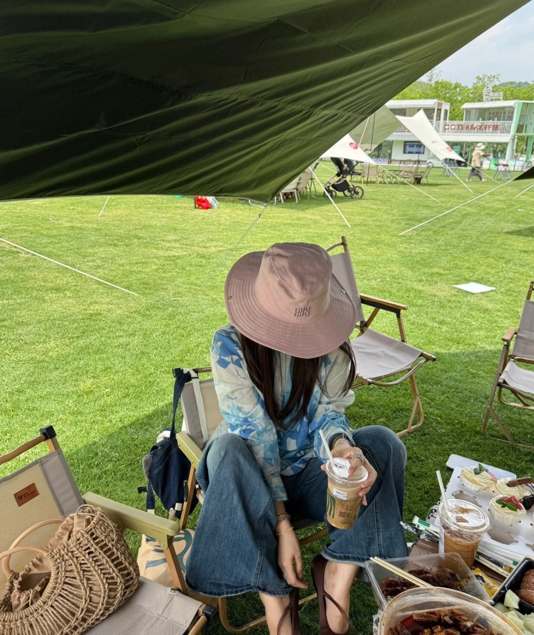 Miu Miu miumiu缪缪新款遮阳渔夫帽，可折叠