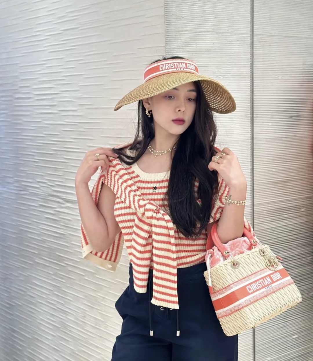 Dior 高颜值女孩 DIOR夏日新款丝巾遮阳帽大帽檐