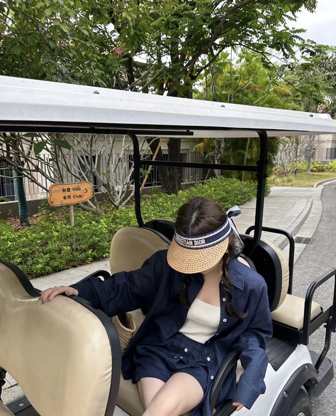 Dior 高颜值女孩 DIOR夏日新款丝巾遮阳帽