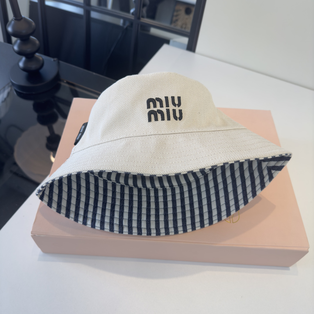 Miu Miu miumiu缪缪新款遮阳渔夫帽，头围57cm