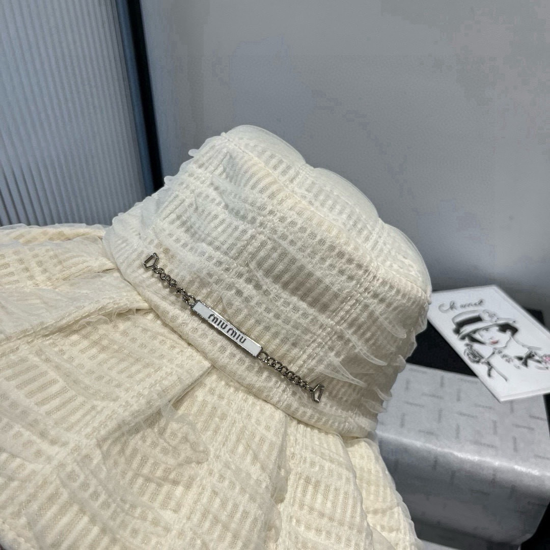 Miu Miu miumiu缪缪新款渔夫帽，百褶边设计，可折叠，遮阳效果非常好，头围57cm