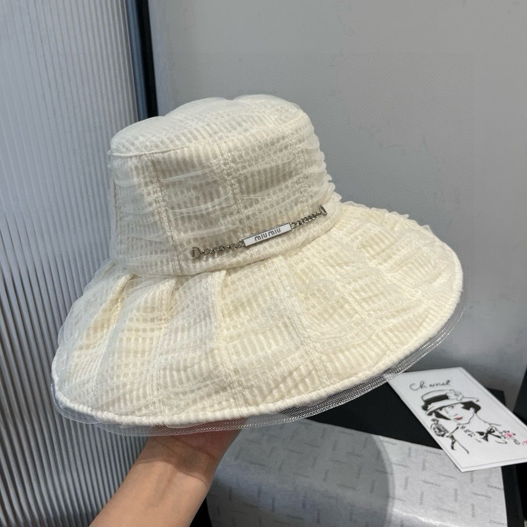 Miu Miu miumiu缪缪新款渔夫帽，百褶边设计，可折叠，遮阳效果非常好，头围57cm