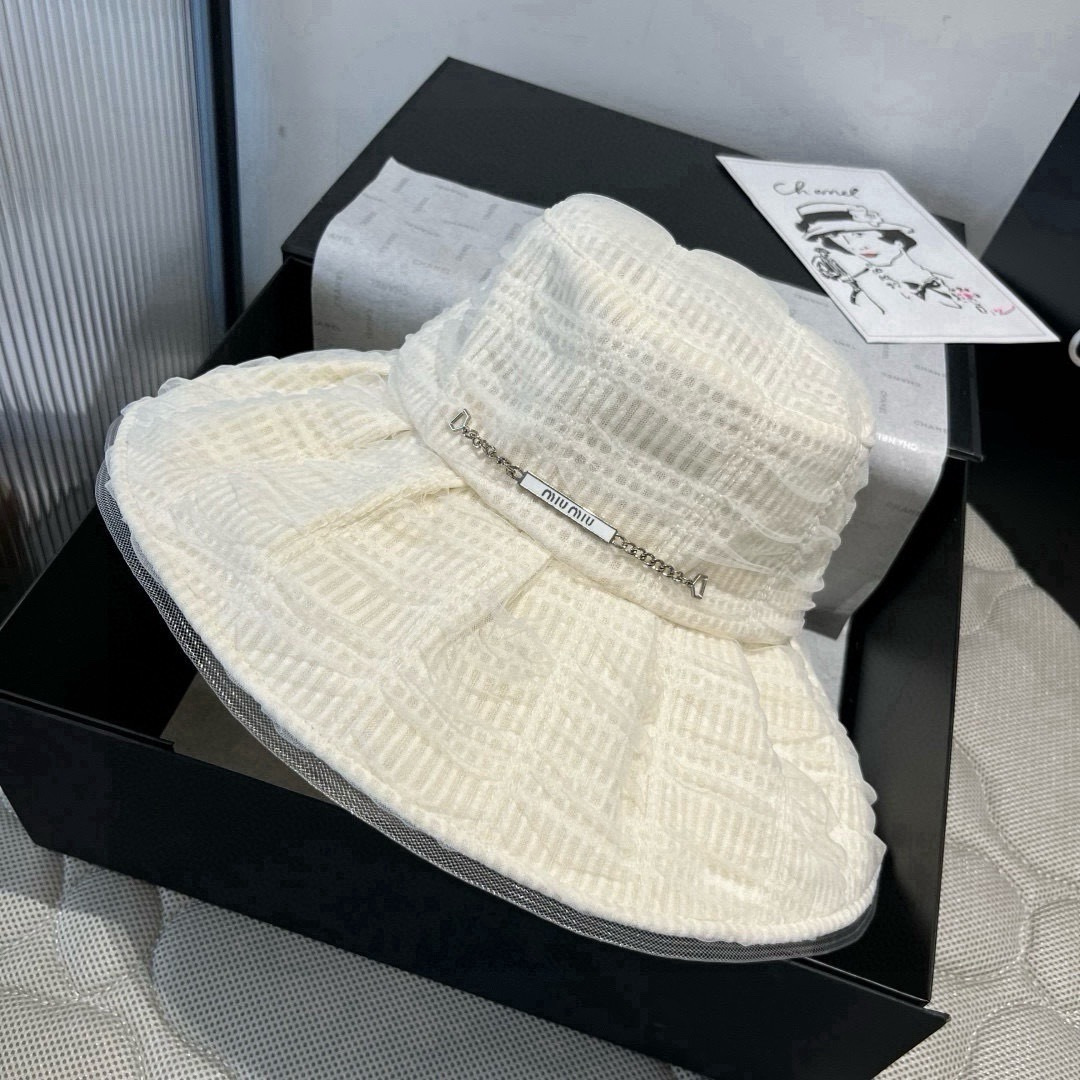 Miu Miu miumiu缪缪新款渔夫帽，百褶边设计，可折叠，遮阳效果非常好，头围57cm