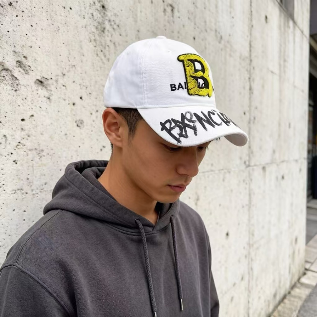 Balenciaga 巴黎世家新款鸭舌军帽，头围57cm