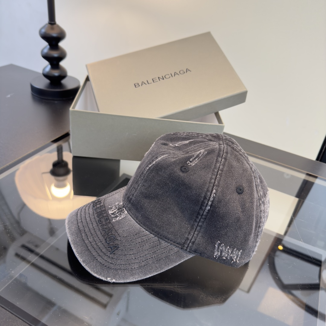 Balenciaga 巴黎世家新款鸭舌军帽，头围57cm