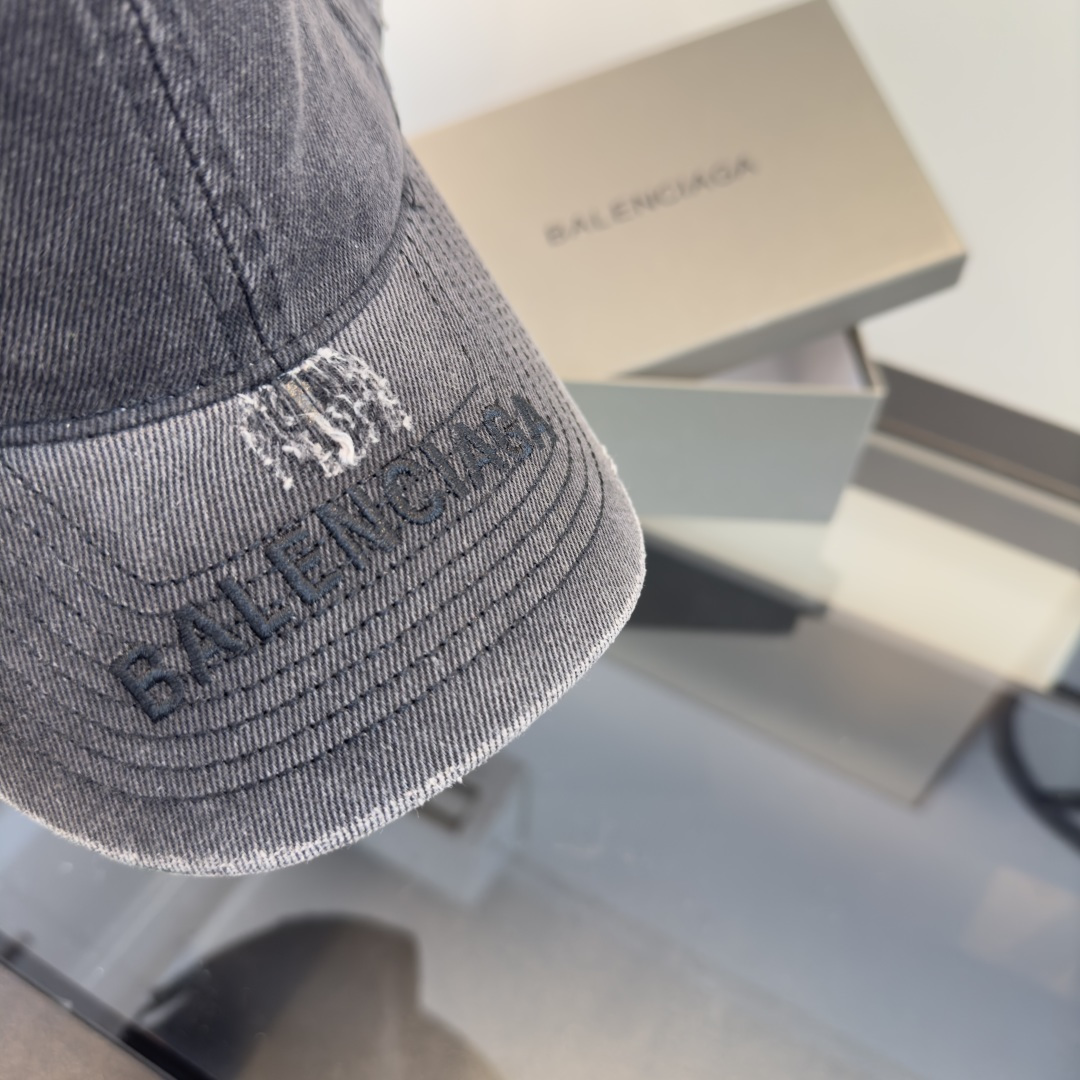 Balenciaga 巴黎世家新款鸭舌军帽，头围57cm