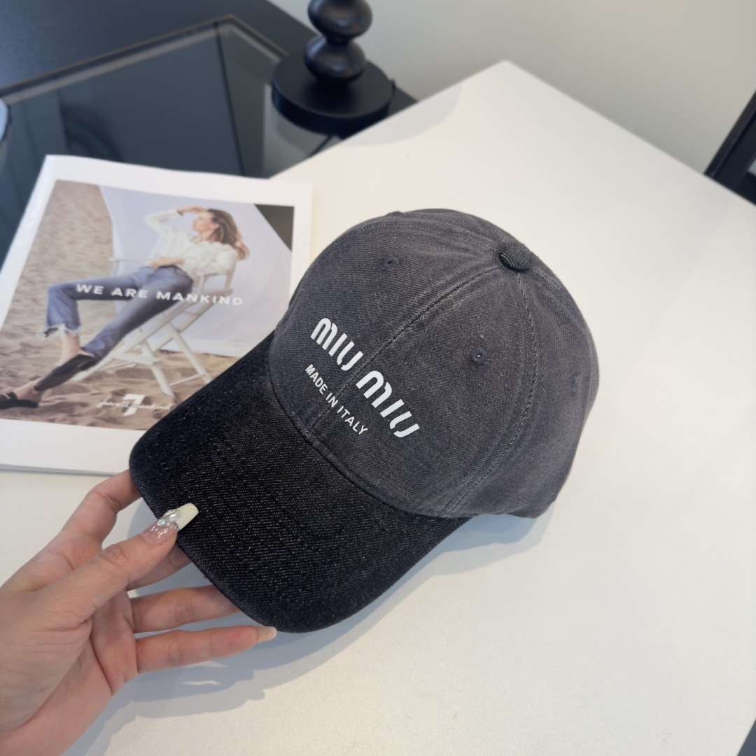 Pmiumiu缪缪新款遮阳鸭舌帽，时尚百搭