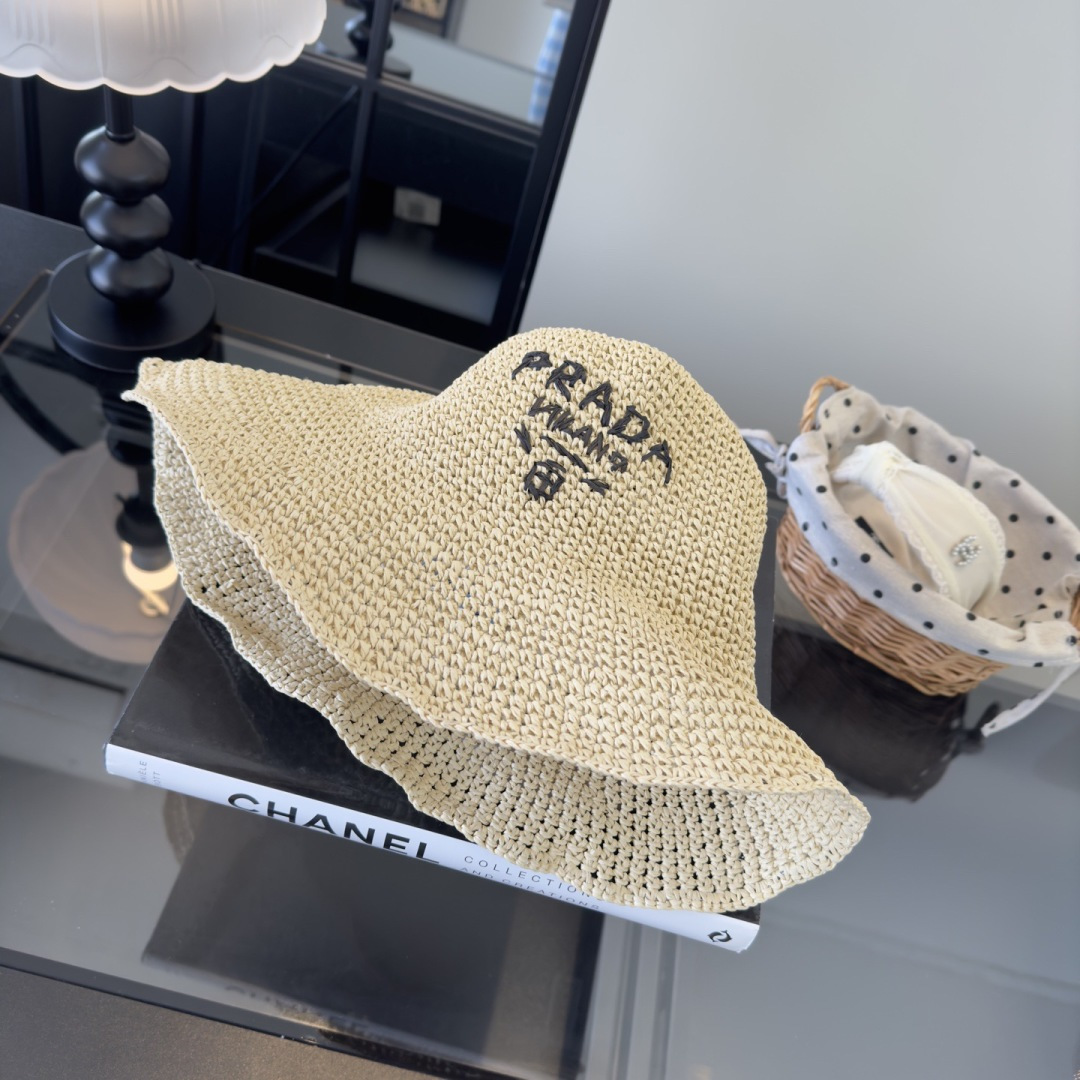 Prada PRADA普拉达2025夏款折叠草帽，纯收工钩织，头围57cm，可折叠