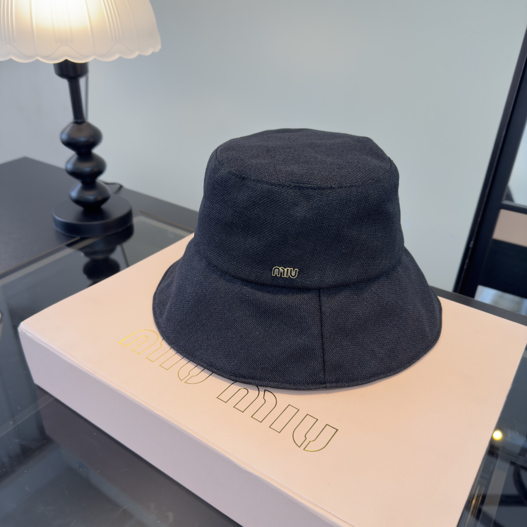Miu Miu miumiu缪缪新款波点双面渔夫帽，百搭