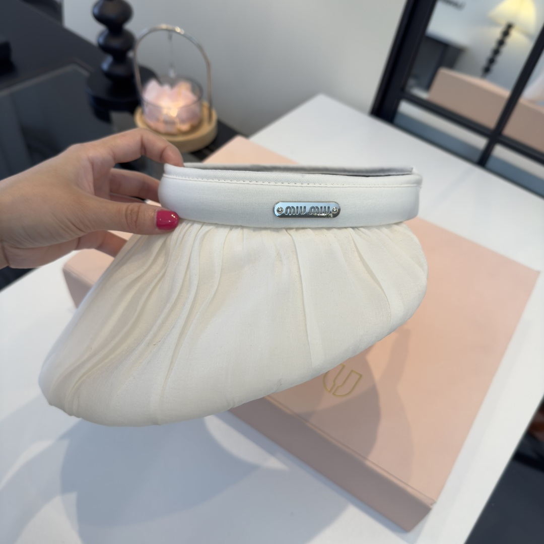 Miu Miu miumiu缪缪新款遮阳空顶帽，头围57cm