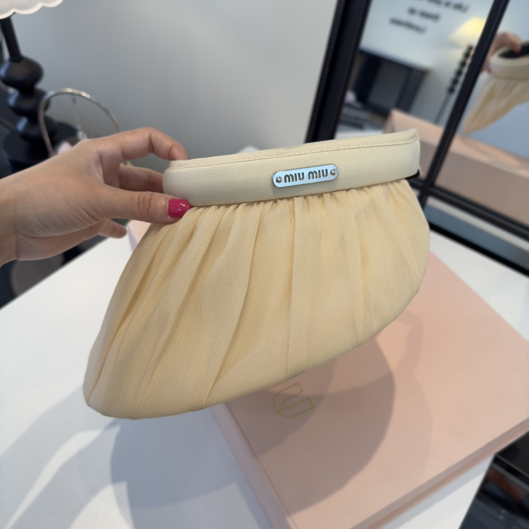 Miu Miu miumiu缪缪新款遮阳空顶帽，头围57cm