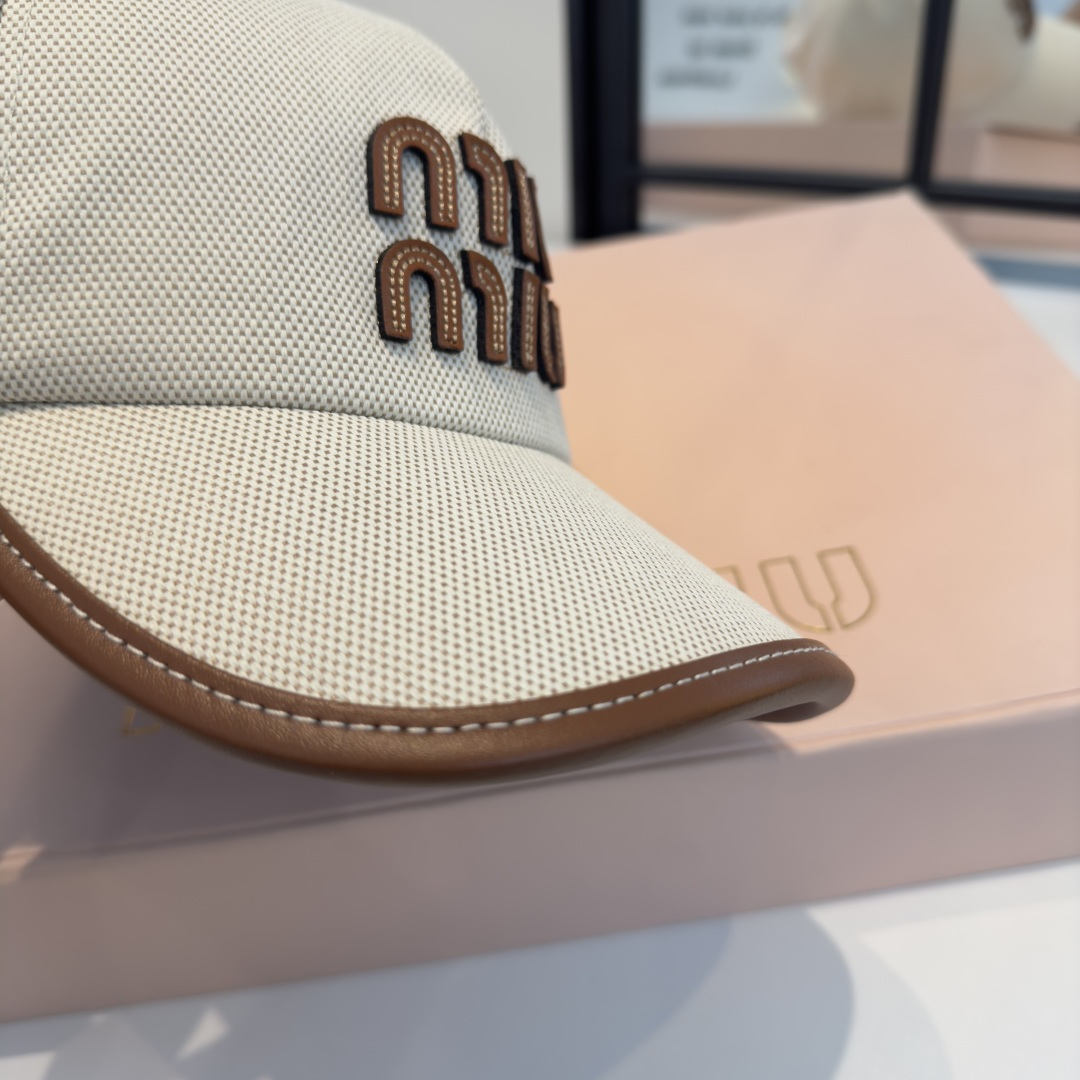 Miu Miu miumiu缪缪新款遮阳鸭舌帽，头围57cm