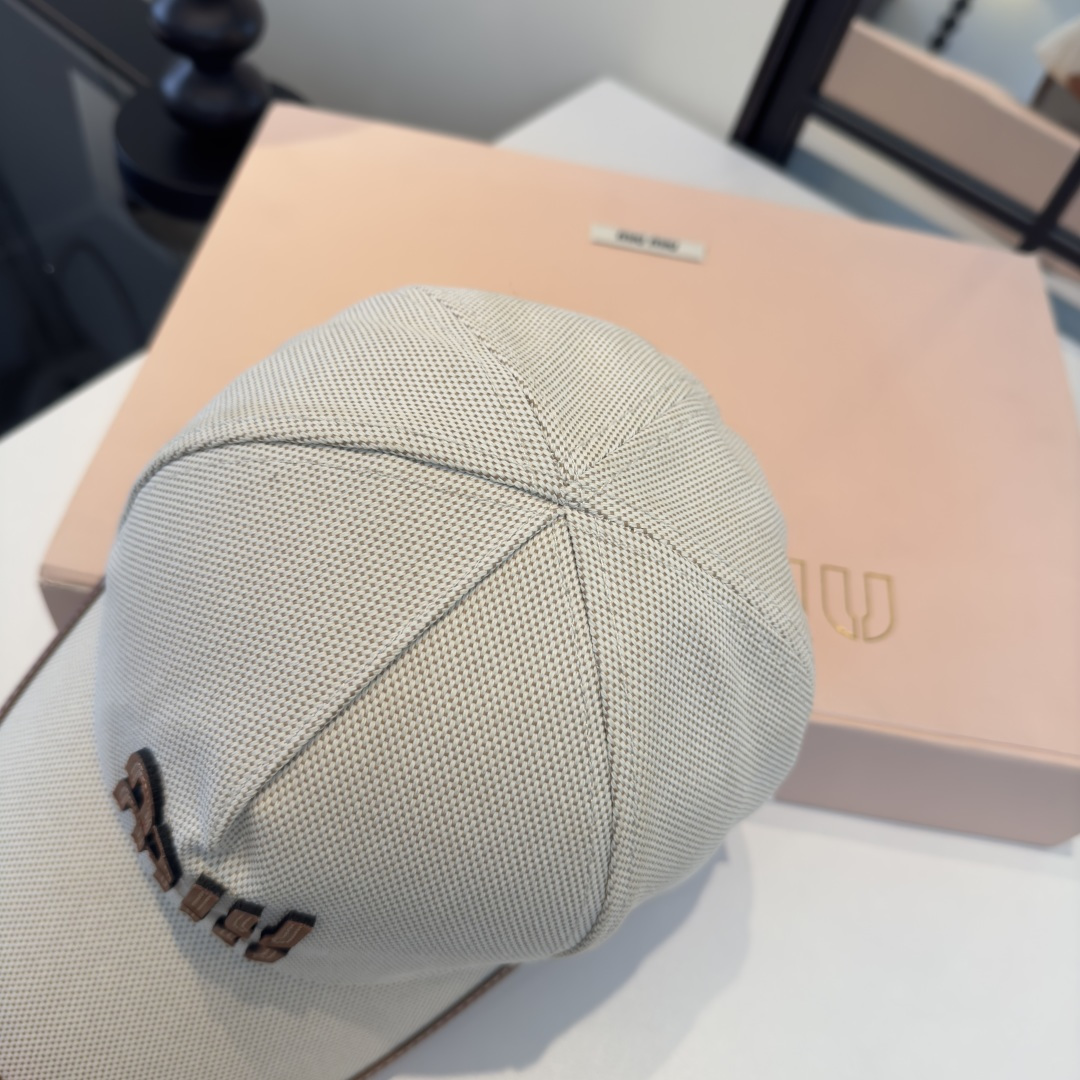 Miu Miu miumiu缪缪新款遮阳鸭舌帽，头围57cm