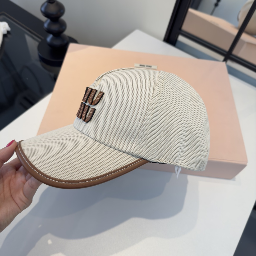 Miu Miu miumiu缪缪新款遮阳鸭舌帽，头围57cm