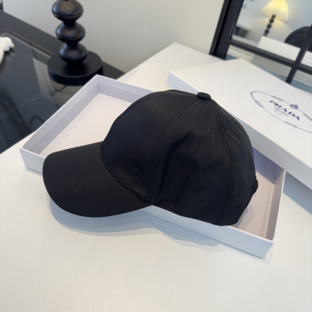 Prada 普拉达新款遮阳鸭舌帽，头围57cm