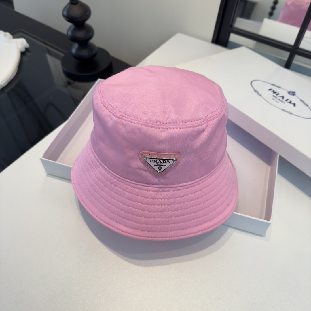 Prada 普拉达新款遮阳渔夫帽，百搭