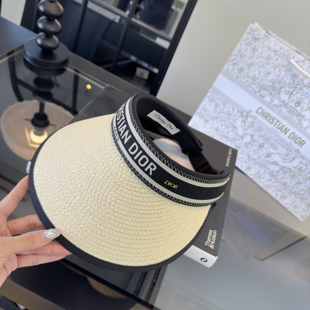 Dior Dior迪奥新款草编空顶遮阳帽 ，夏日