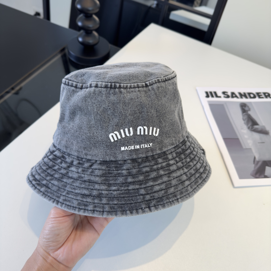 Miu Miu miumiu缪缪新款牛仔渔夫帽，遮阳帽