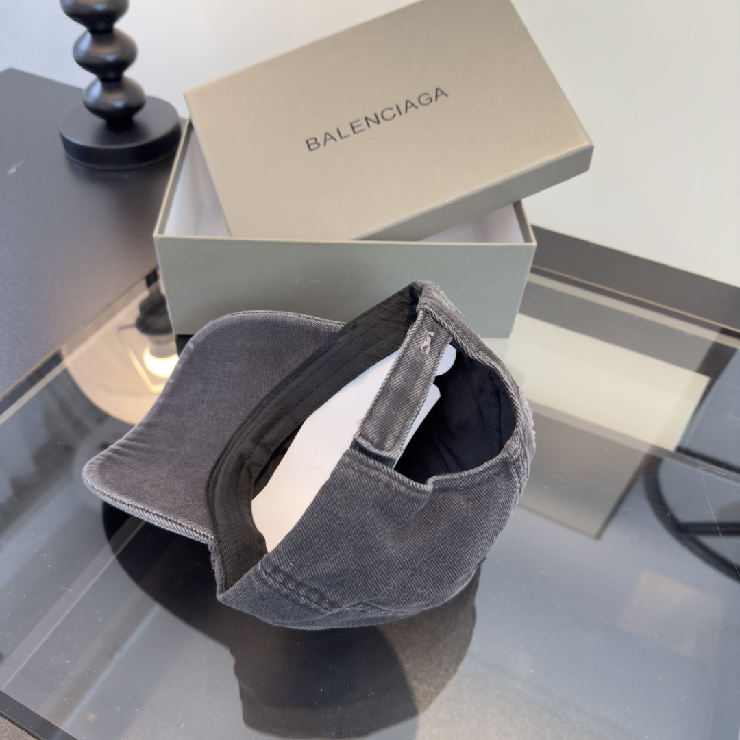 Balenciaga 巴黎世家新款鸭舌军帽，头围57cm