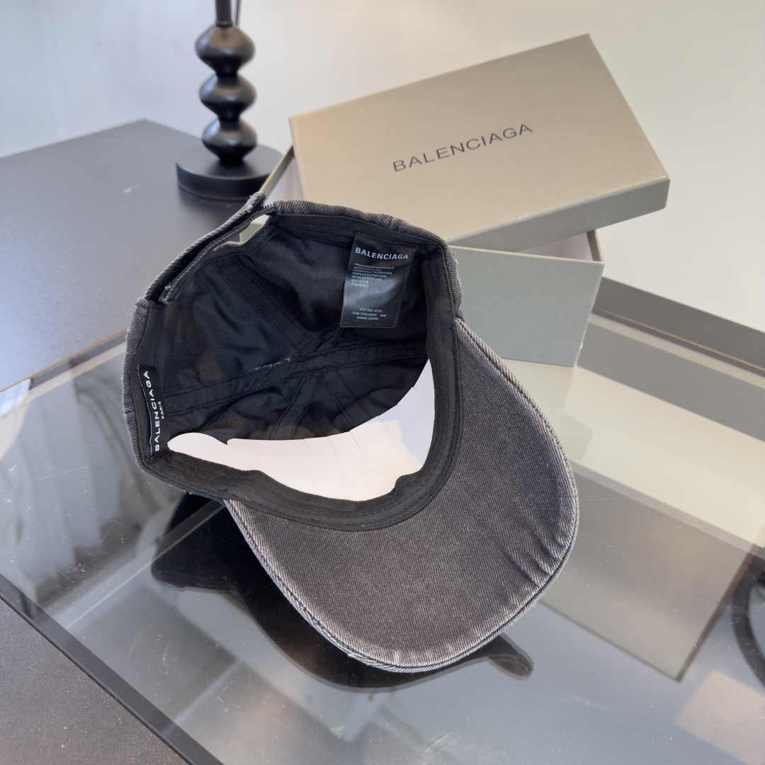 Balenciaga 巴黎世家新款鸭舌军帽，头围57cm