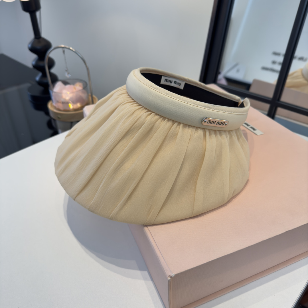 P miumiu缪缪新款遮阳空顶帽，头围57cm