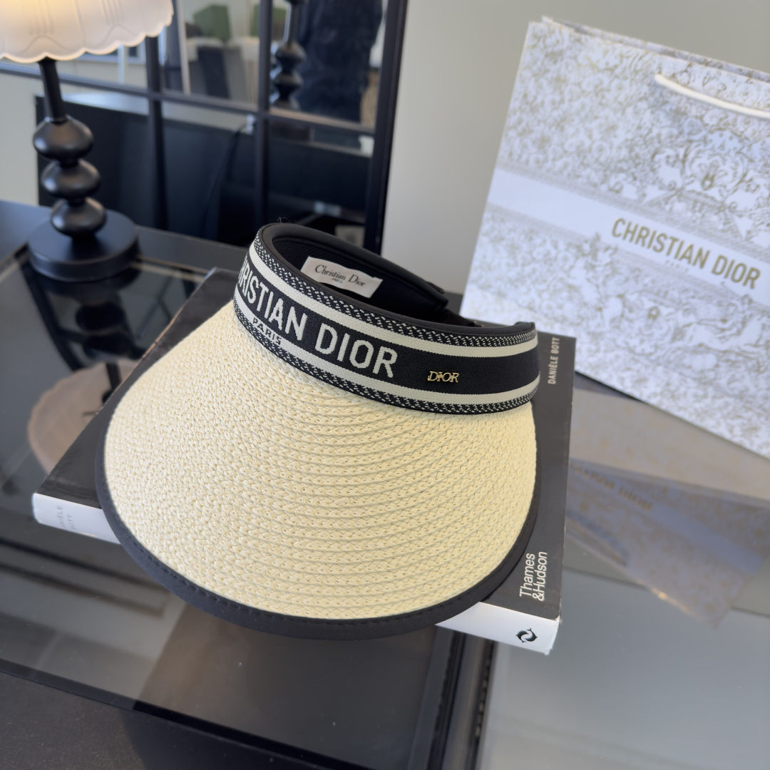 Dior Dior迪奥新款草编空顶遮阳帽 ，夏日