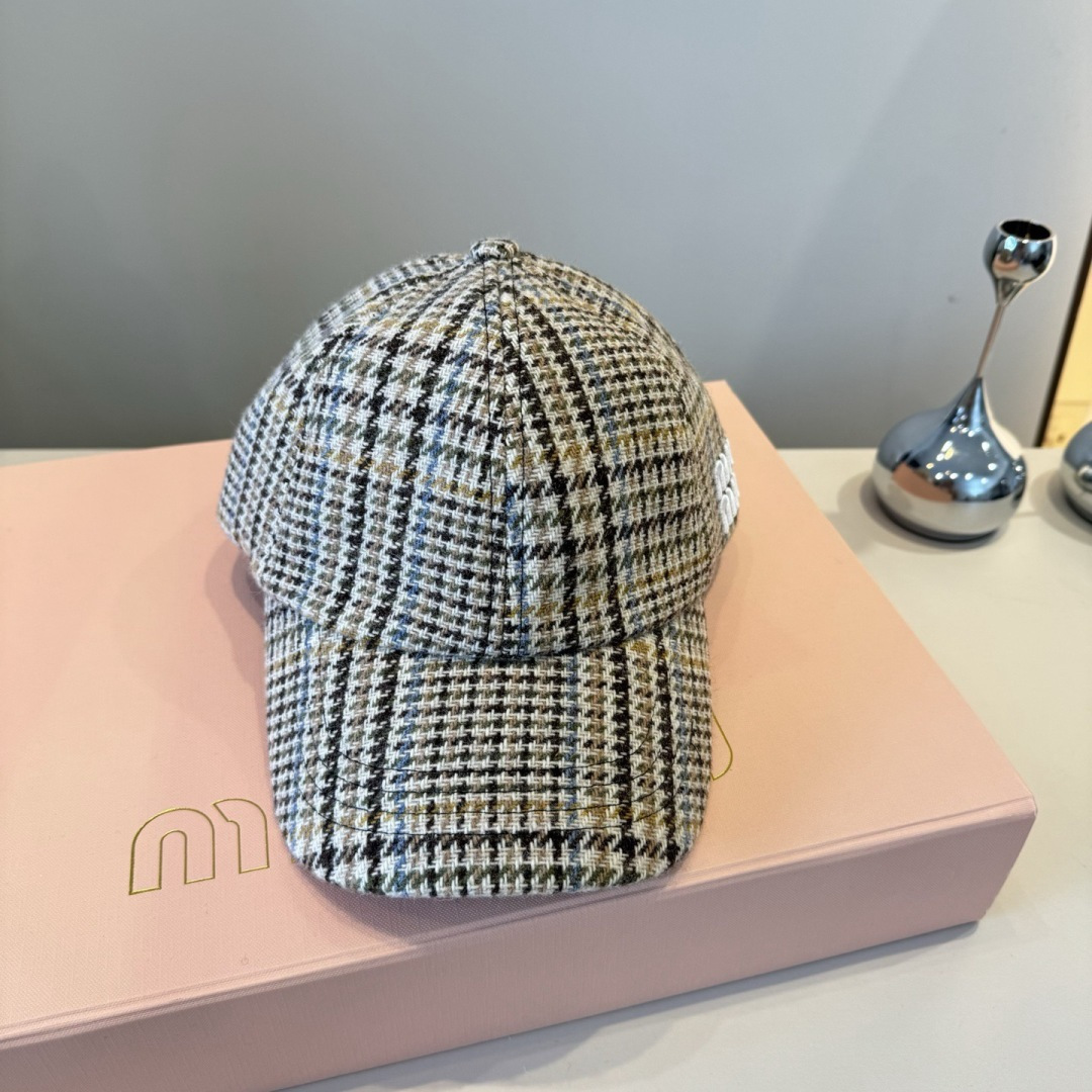 Miu Miu miumiu缪缪秋冬新款羊毛鸭舌帽，格纹棒球帽，头围57cm