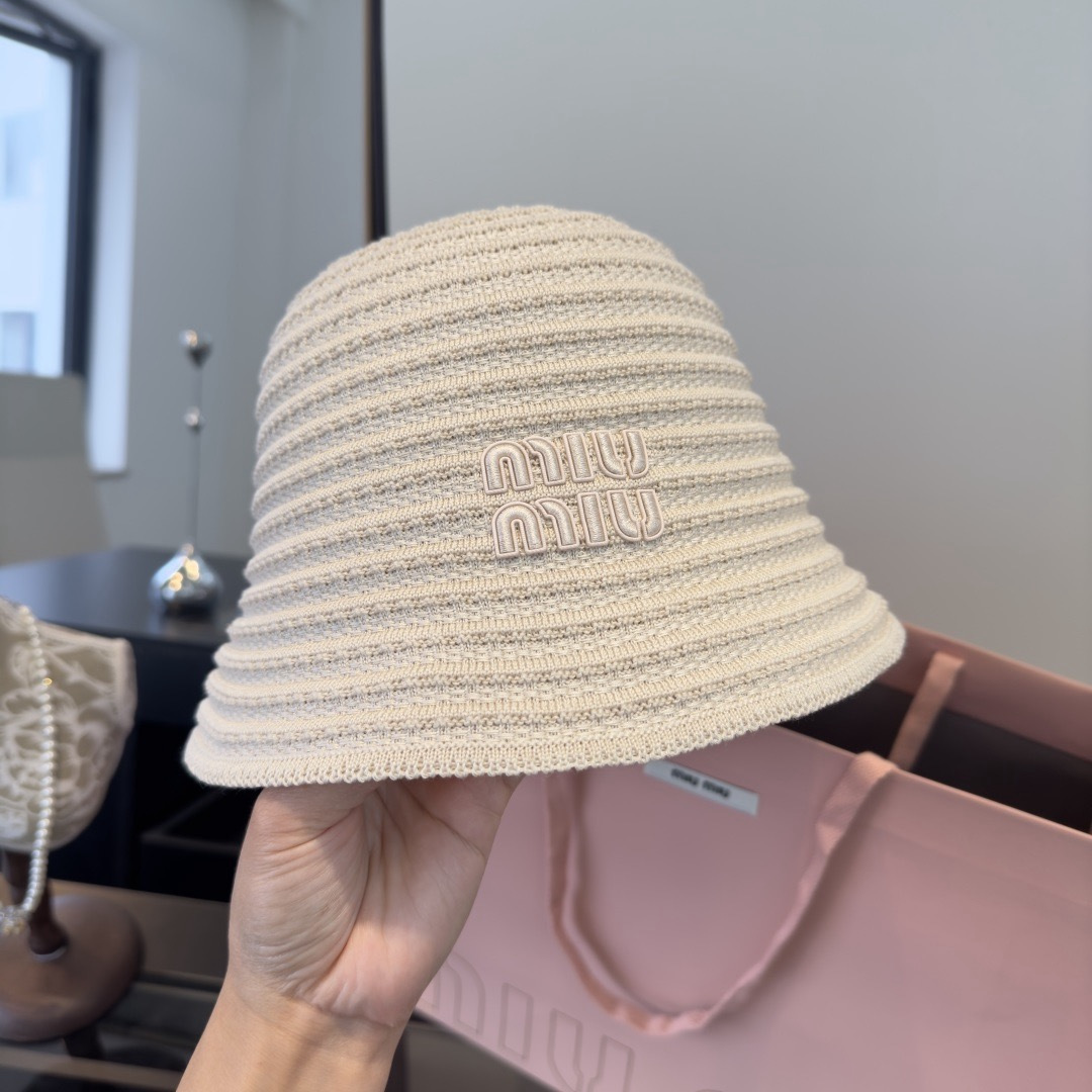 Miu Miu miumiu缪缪新款针织渔夫帽 头围57cm