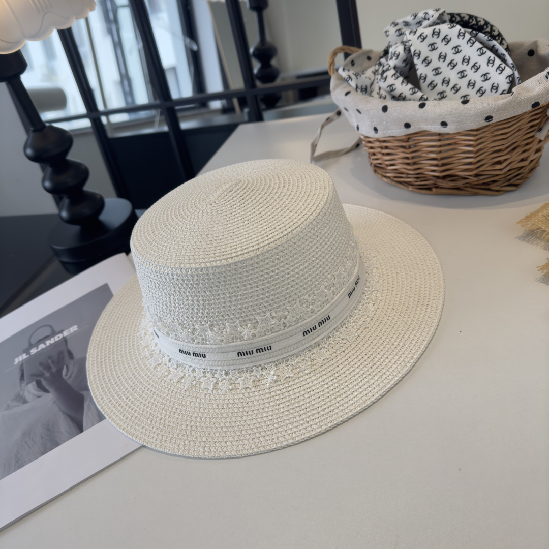 Кружевная шляпа светло-бежевого цвета Miu Miu