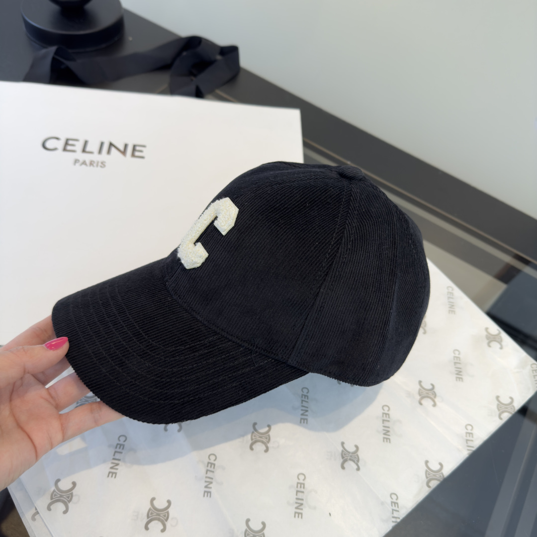 PCeline赛琳新款鸭舌军帽，头围57cm