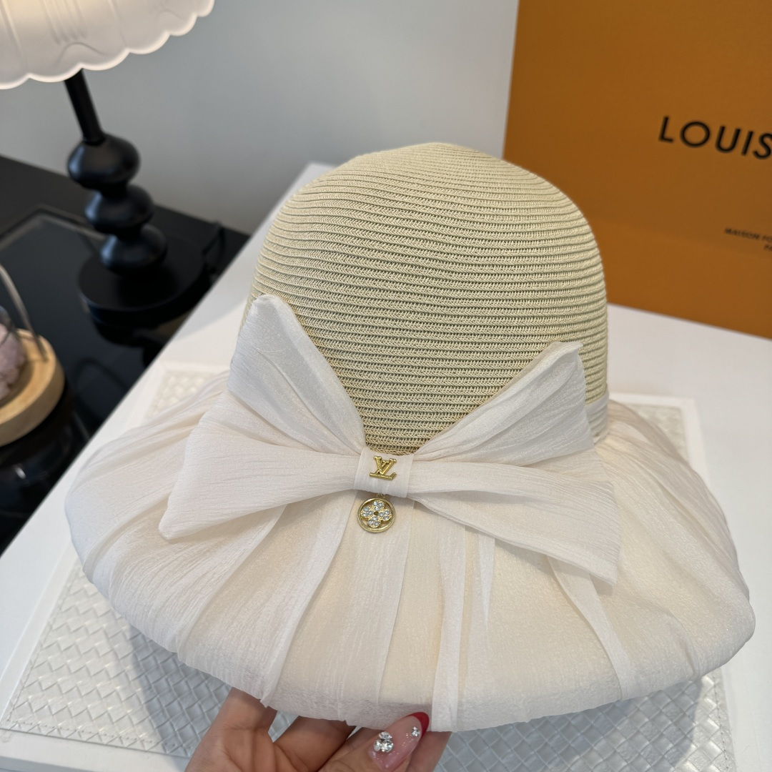 Louis Vuitton Lv路易斯新款遮阳渔夫帽，简约