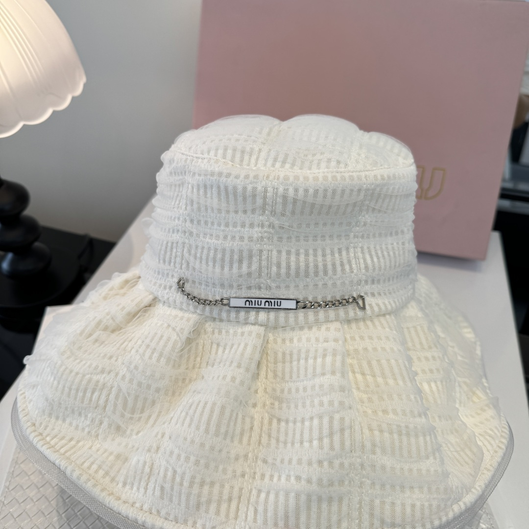 Pmiumiu缪缪新款渔夫帽，百褶边设计，可折叠，遮阳效果非常好，头围57cm