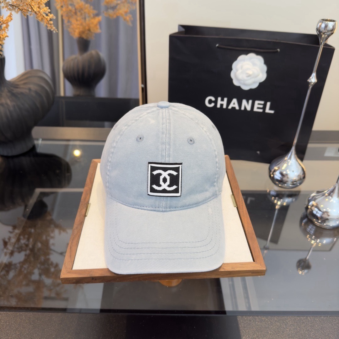 Chanel Chanel香奈儿新款鸭舌帽，头围57cm