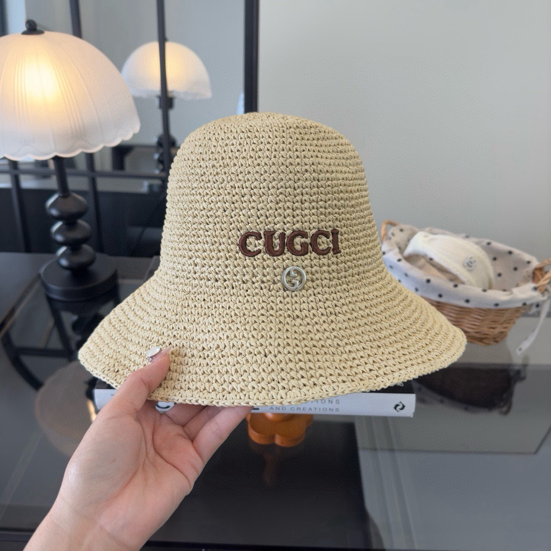 Gucci Gucci古奇新款夏款折叠草帽，纯收工钩织，头围57cm，可折叠