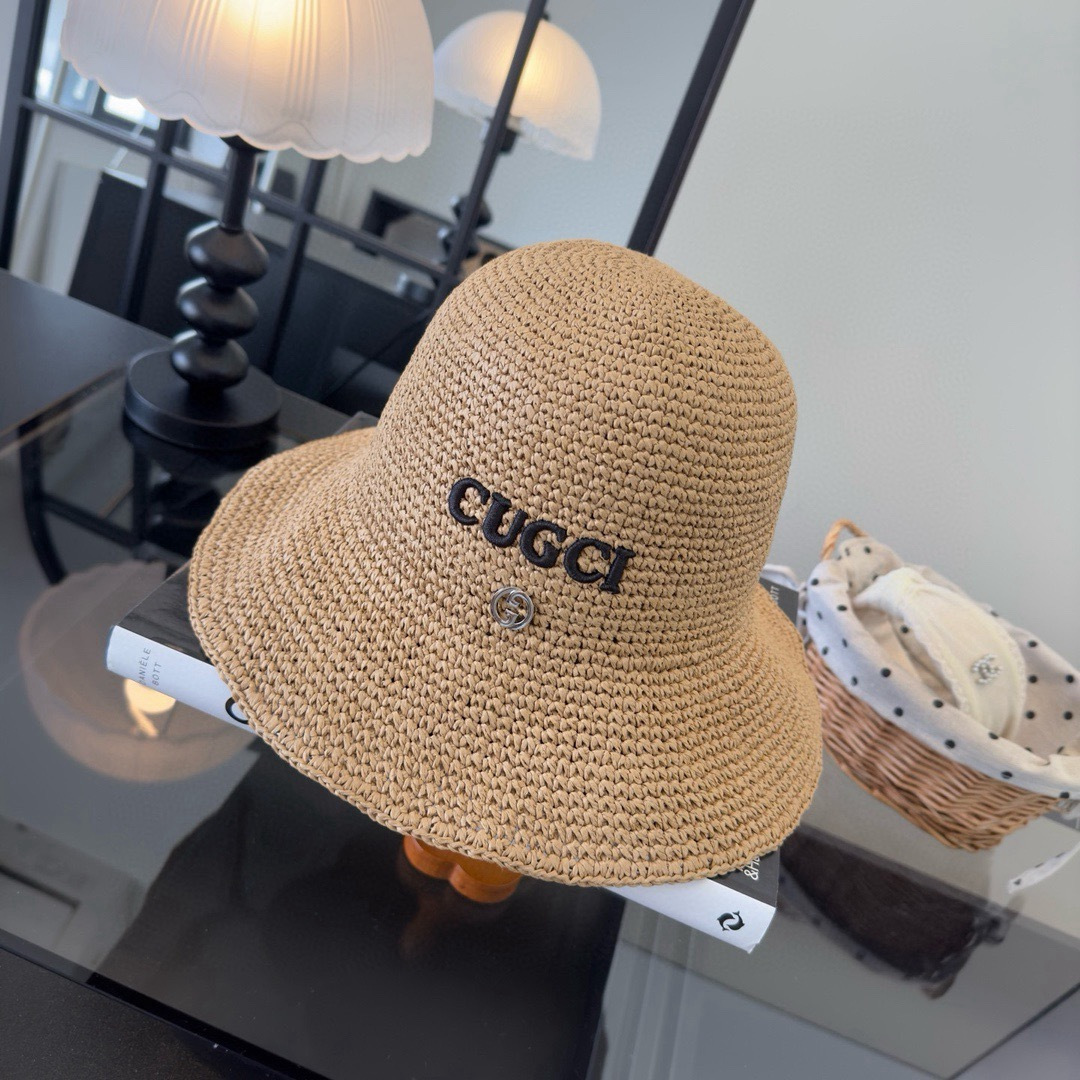 Gucci Gucci古奇新款夏款折叠草帽，纯收工钩织，头围57cm，可折叠