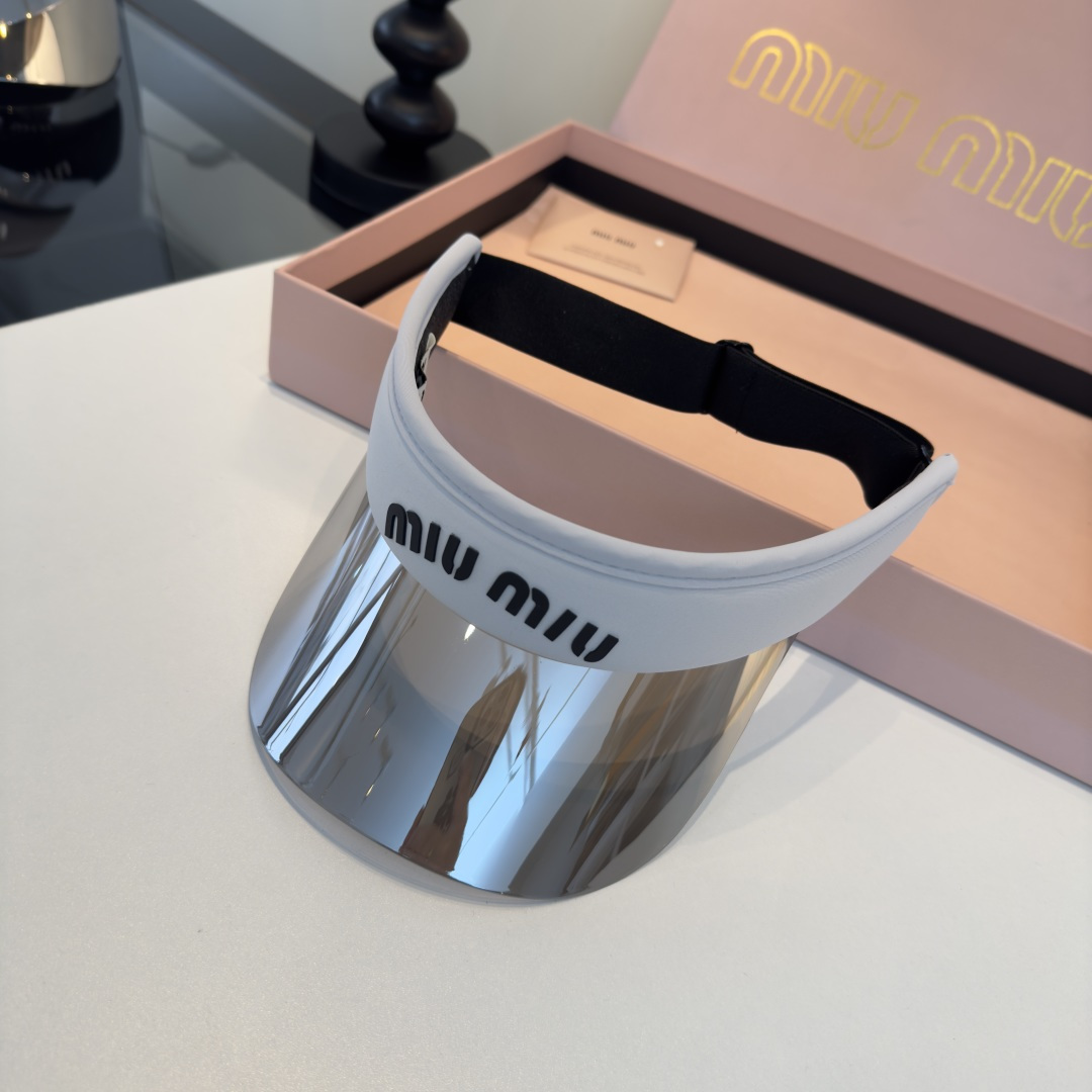 Miu Miu 缪缪miumiu新款空顶遮阳帽，可调节