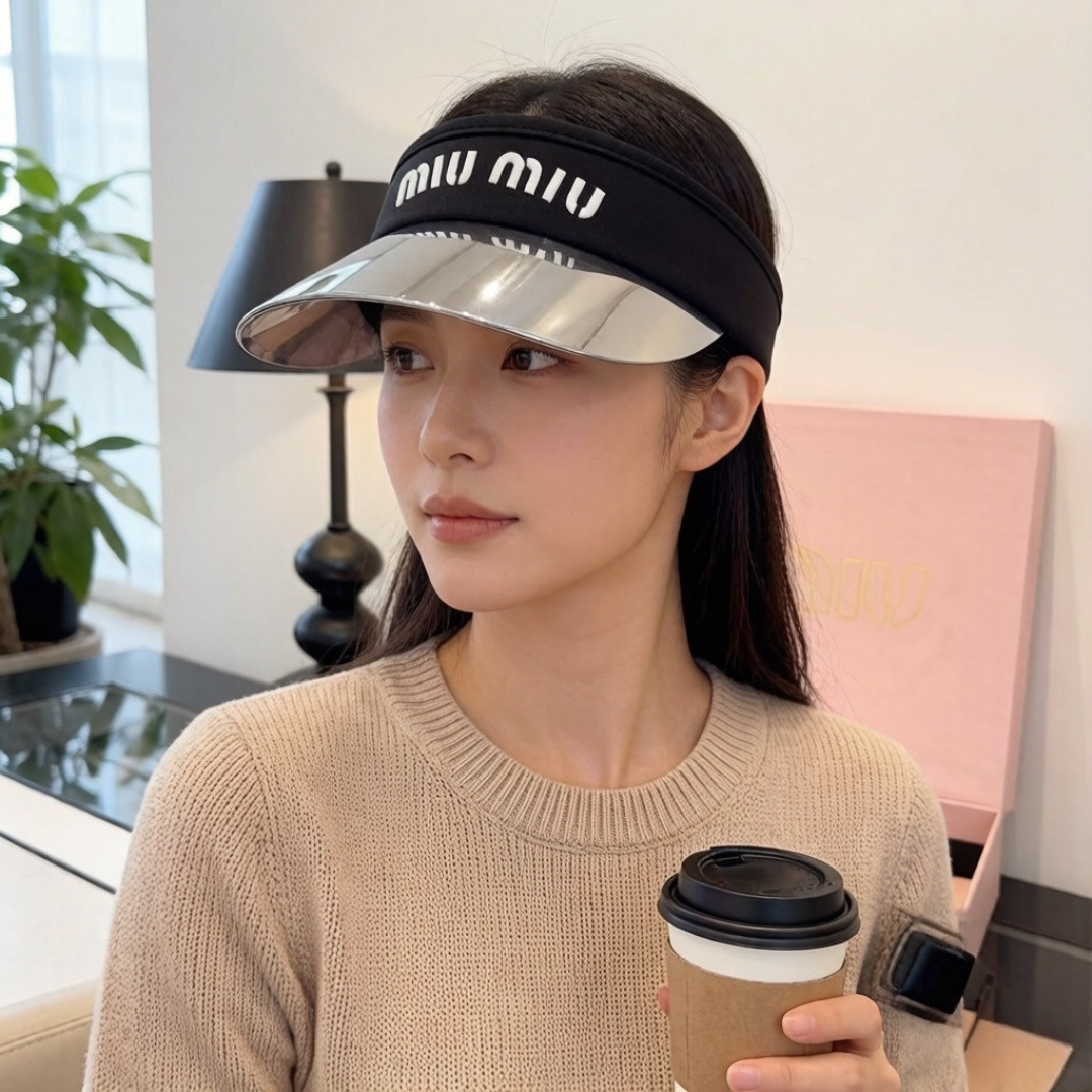 Miu Miu 缪缪miumiu新款空顶遮阳帽，可调节