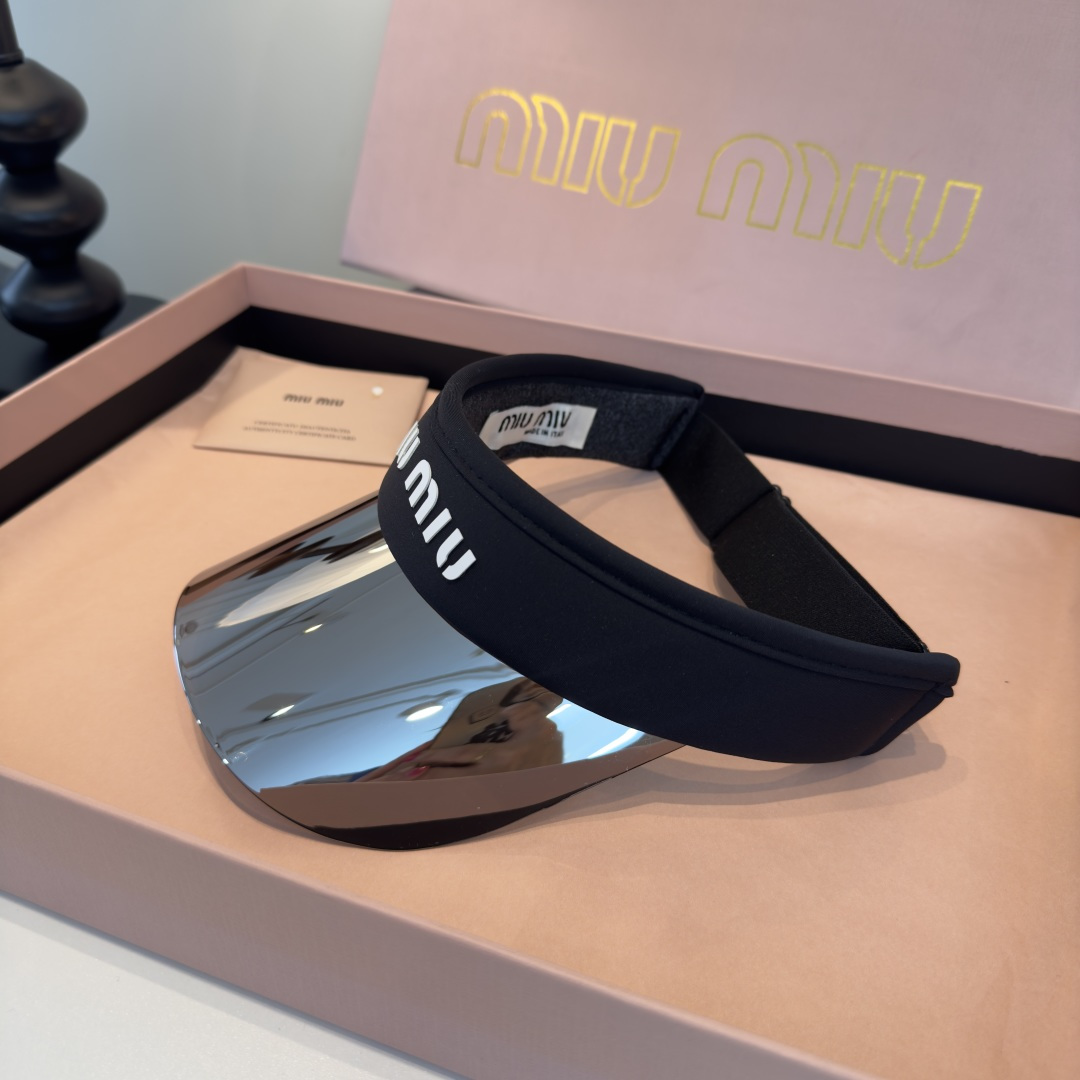 Miu Miu 缪缪miumiu新款空顶遮阳帽，可调节