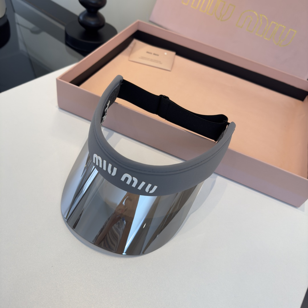 Miu Miu 缪缪miumiu新款空顶遮阳帽，可调节