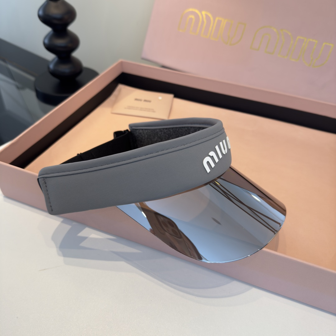 Miu Miu 缪缪miumiu新款空顶遮阳帽，可调节