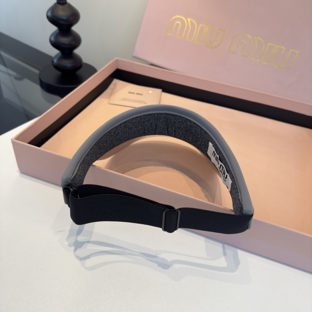 Miu Miu 缪缪miumiu新款空顶遮阳帽，可调节