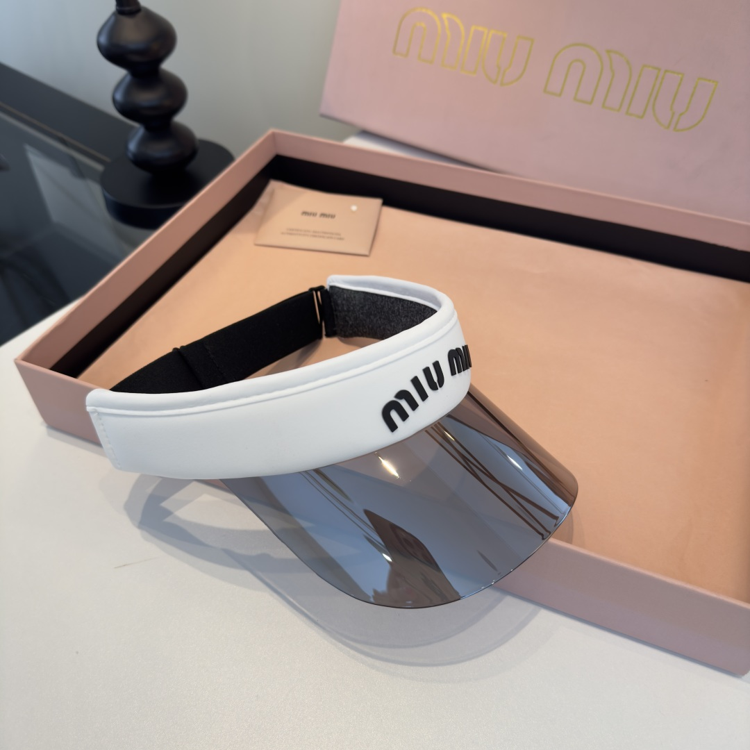 Miu Miu 缪缪miumiu新款空顶遮阳帽，可调节