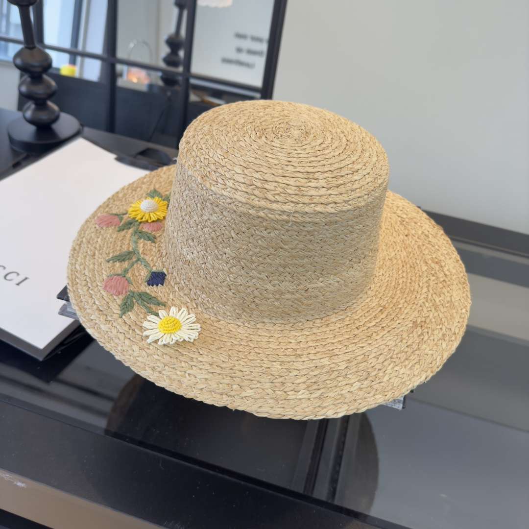 PGucci古奇拉菲草帽，高端定制，手工钩花设计，太有夏天的味道了，头围57cm