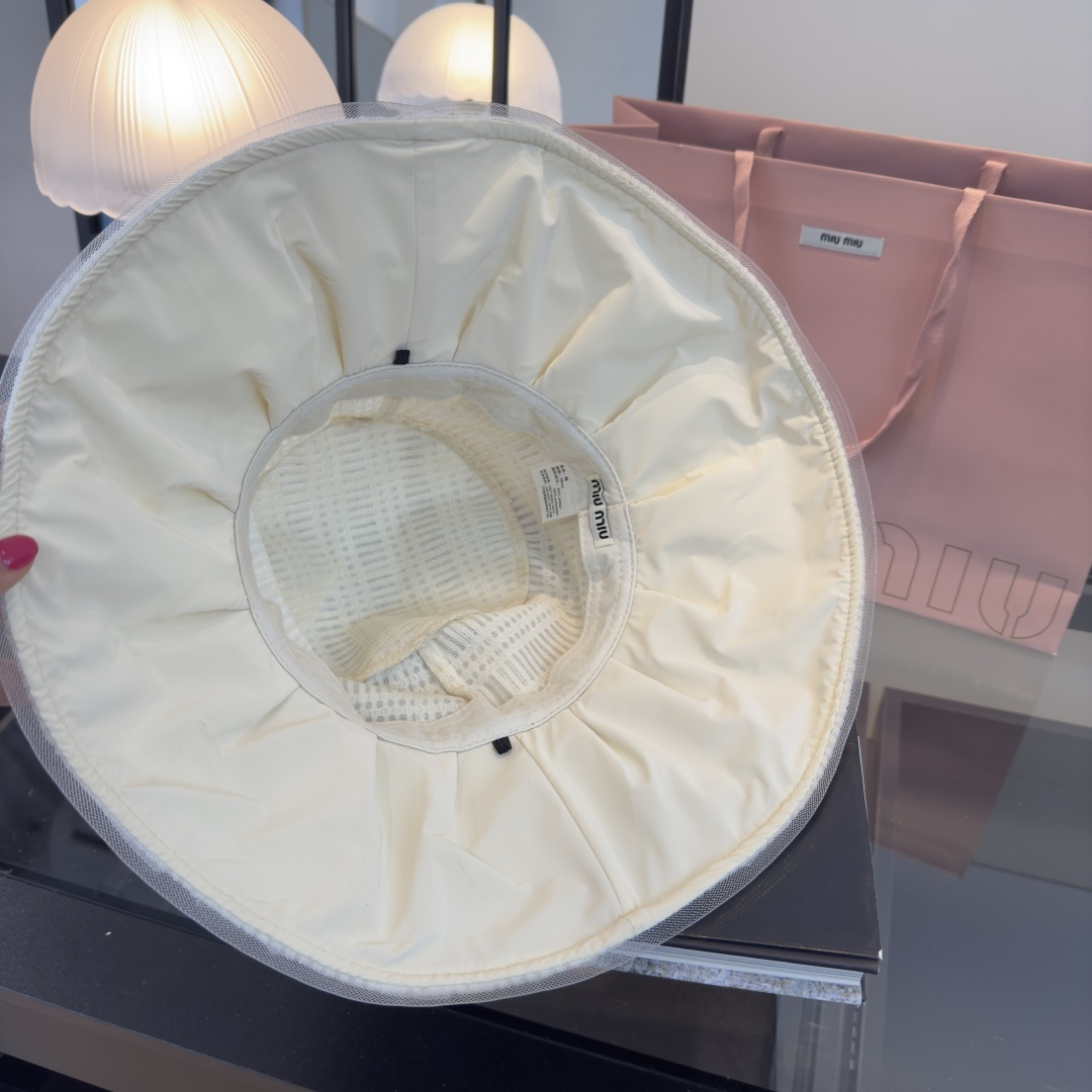 Pmiumiu缪缪新款渔夫帽，百褶边设计，可折叠，遮阳效果非常好，头围57cm